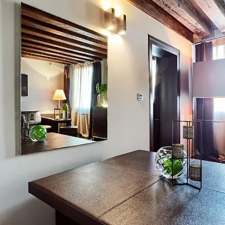 Lejlighed Charming House Iqs *