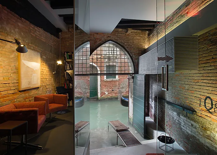 Charming House Iqs * Veneza