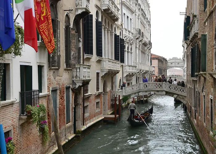 Apartamento Charming House Iqs Veneza