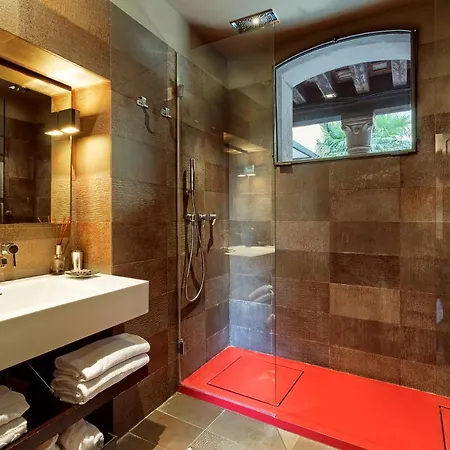 Charming House Iqs *