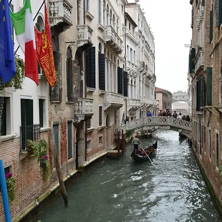 Appartement Charming House Iqs Venetië