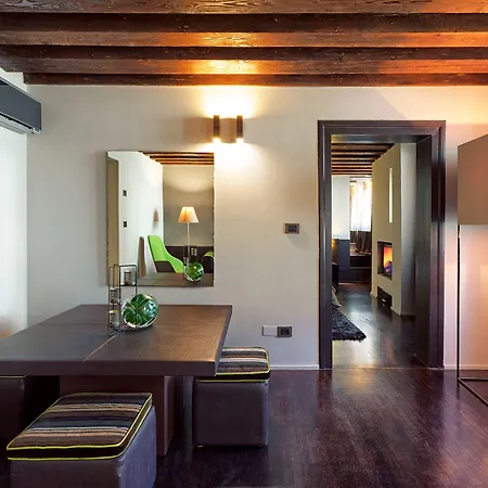 Charming House Iqs * Venedik