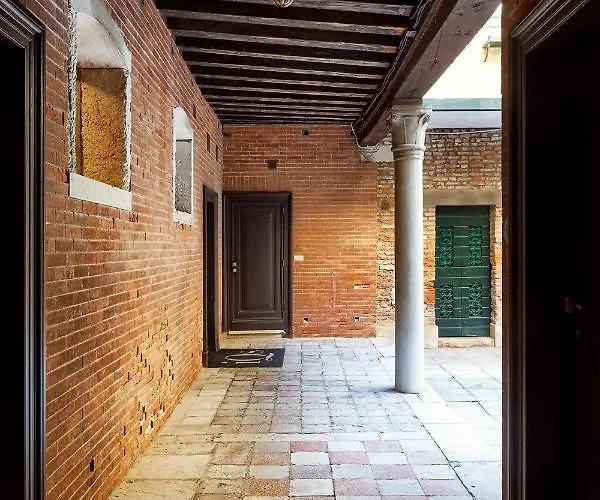 Charming House Iqs Apartamento Venecia