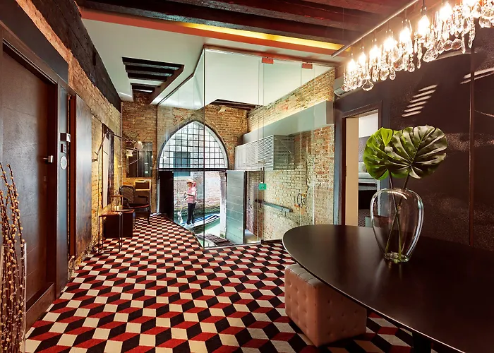 Charming House Iqs *