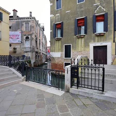 Charming House Iqs Veneza